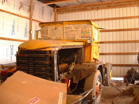 http://www.badgoat.net/Old Snow Plow Equipment/Trucks/Walter 100 Traction/Tom Albrecht's Collection/GW555H415-8.jpg